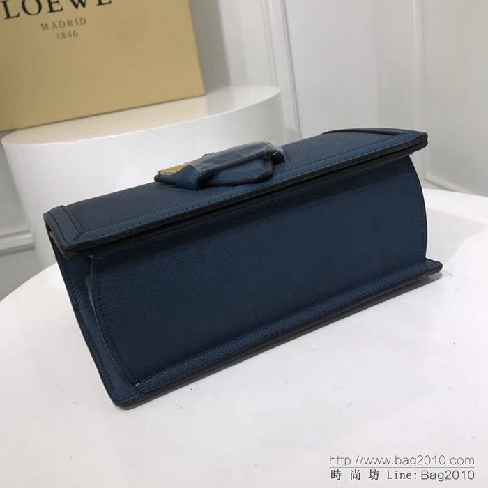 LOEWE羅意威 Barcelona 荔枝紋三角包 小牛皮肩背斜挎包 雜誌爆款  jdl1060